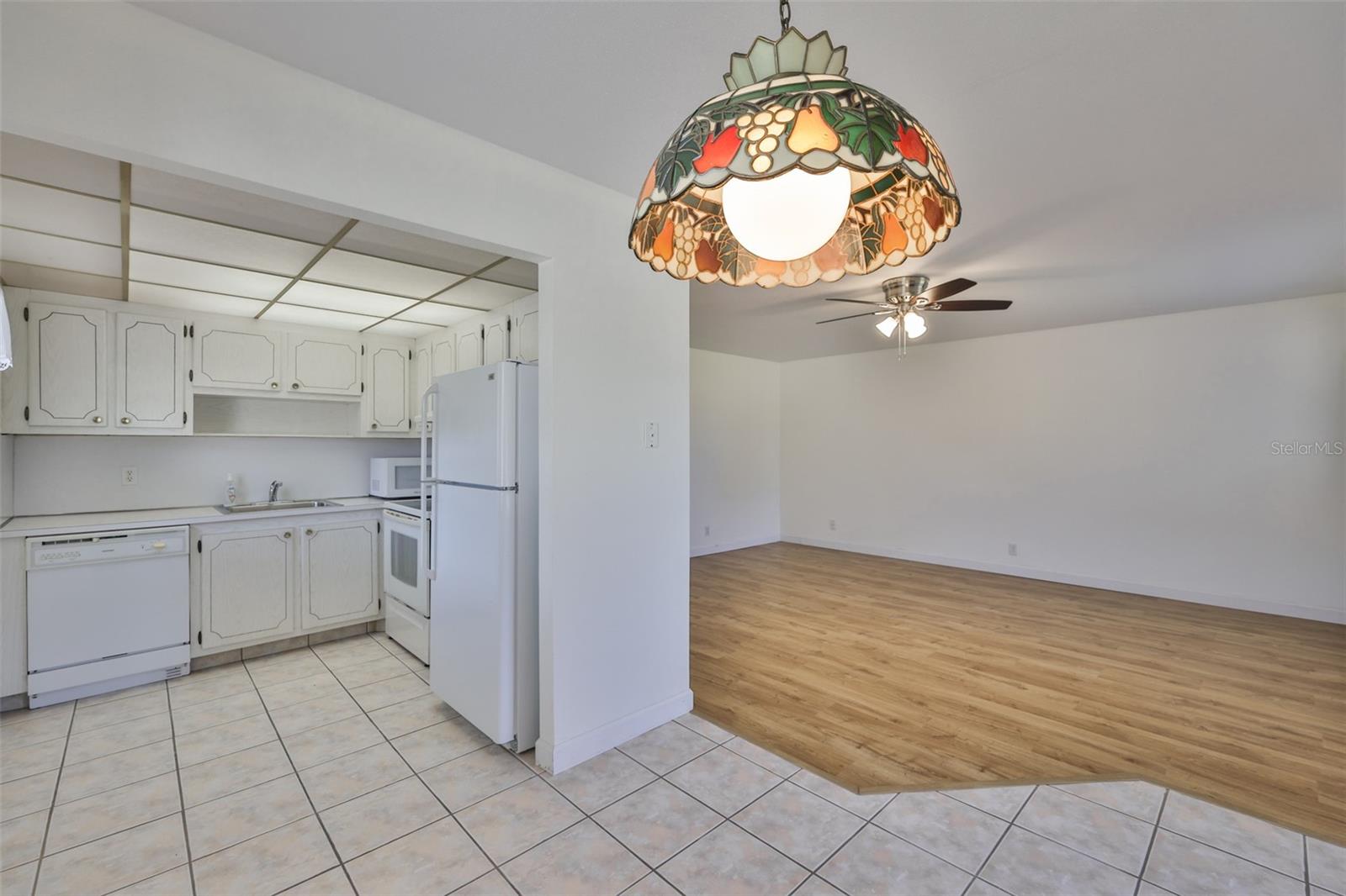 1811 Bedford Ln #153 Property Photo 6