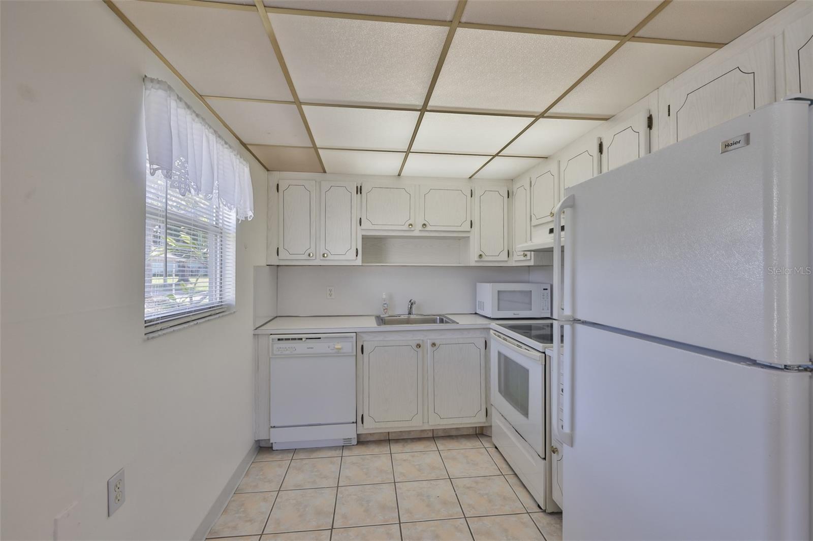 1811 Bedford Ln #153 Property Photo 8