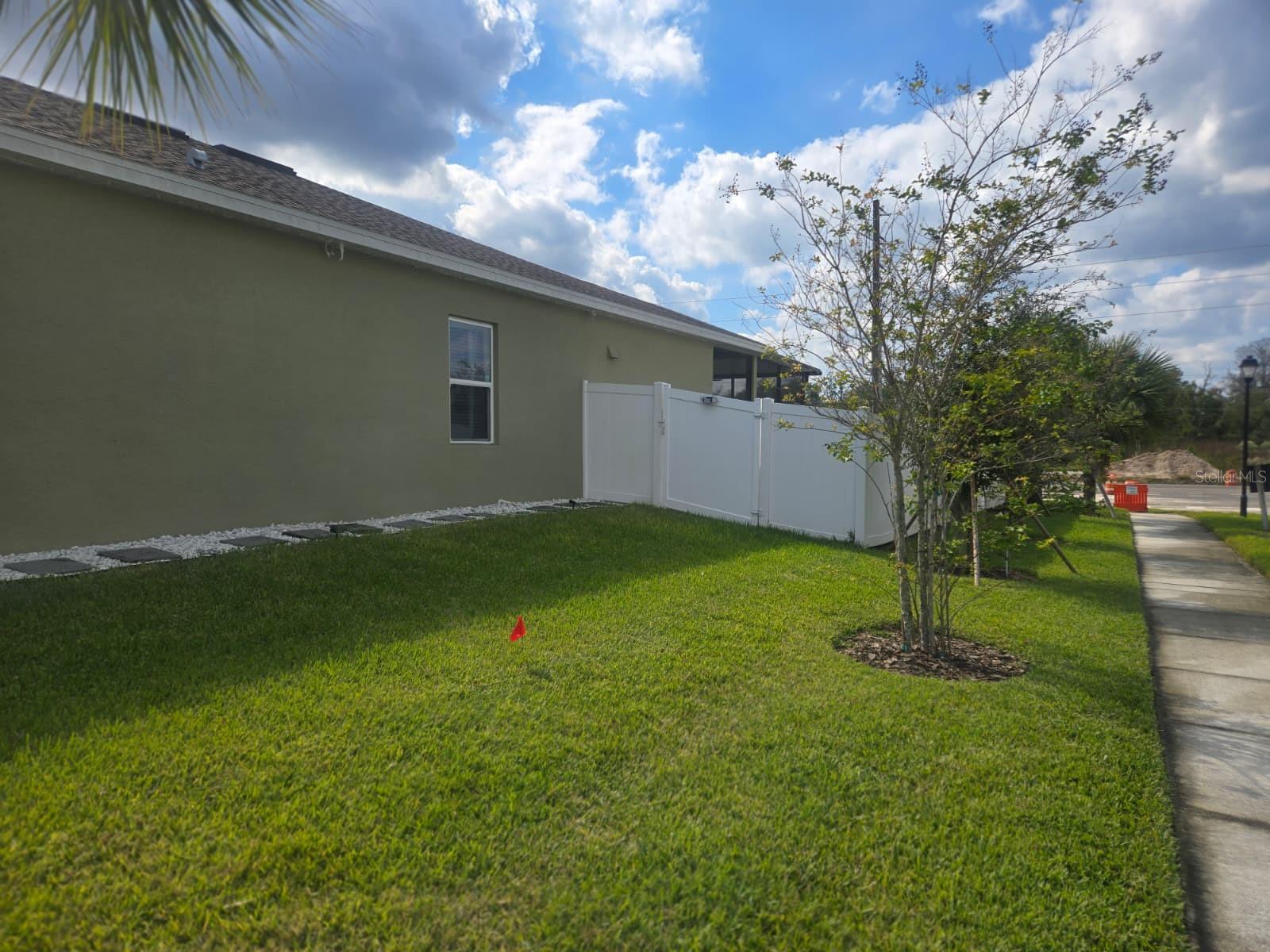 8052 Greenway Ave Property Photo 5