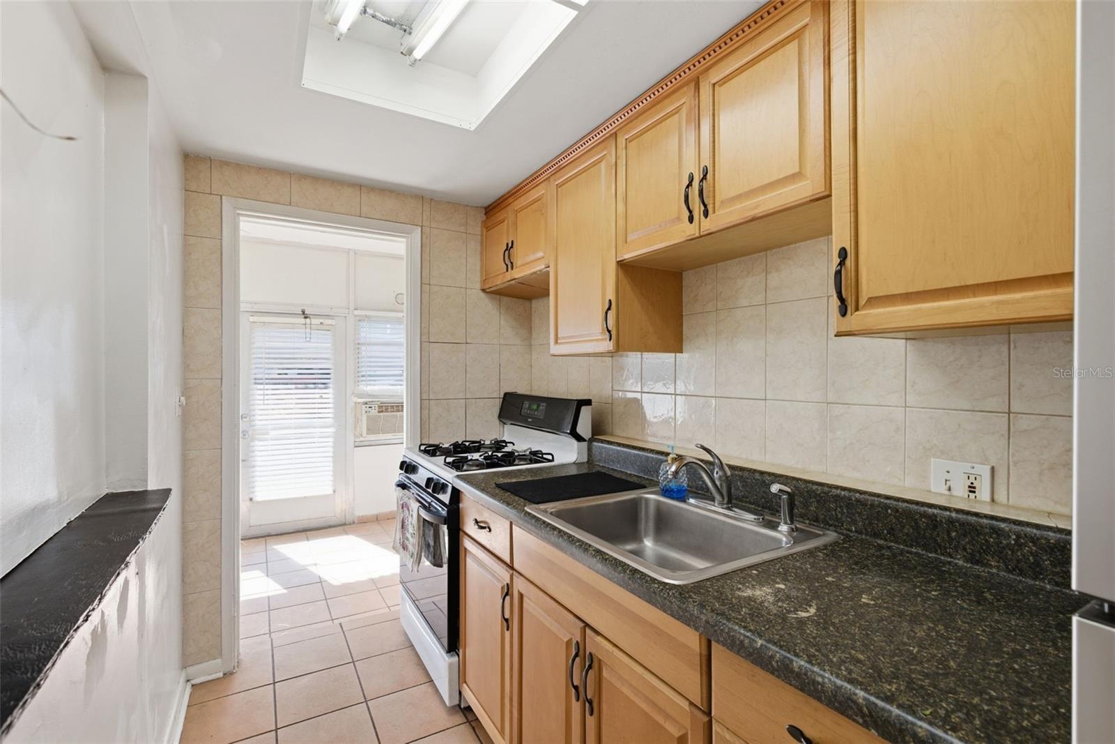 5876 21st St N #5 Property Photo 6