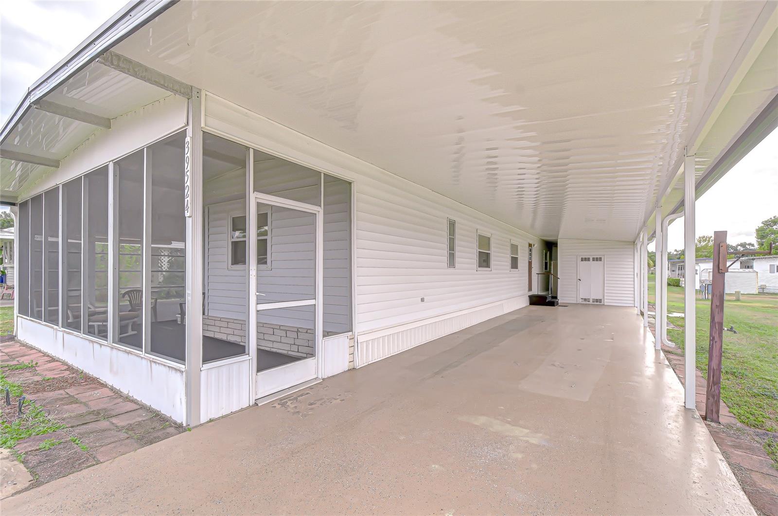 39524 Dundee Rd Property Photo 3