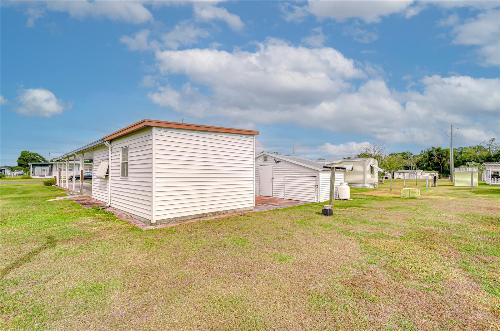 39524 Dundee Rd Property Photo 8