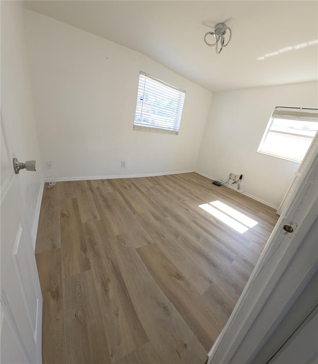 6813 Tuttle St Property Photo 9