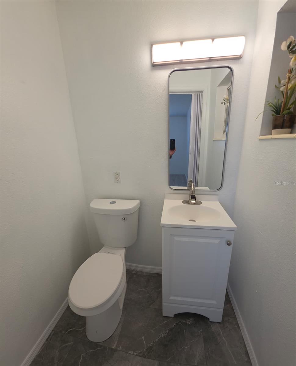 6813 Tuttle St Property Photo 10