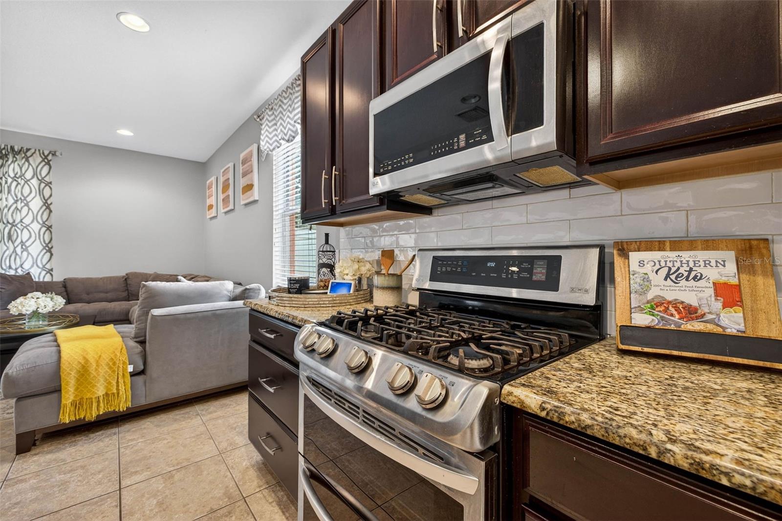 11403 Camden Yard Ln Property Photo 6