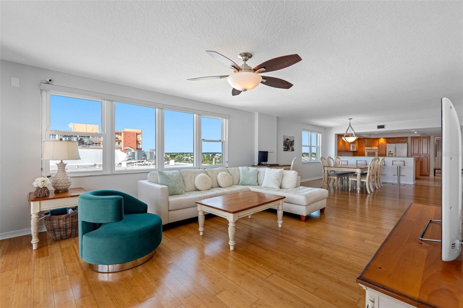 16326 Gulf Blvd #510 Property Photo 4