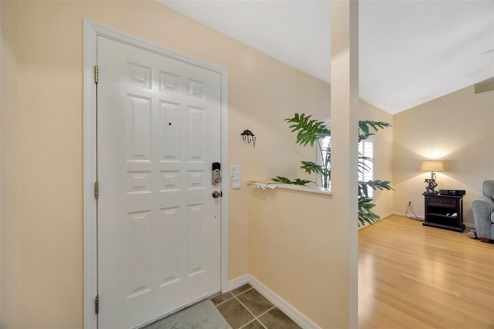 37157 Foxrun Pl Property Photo 3