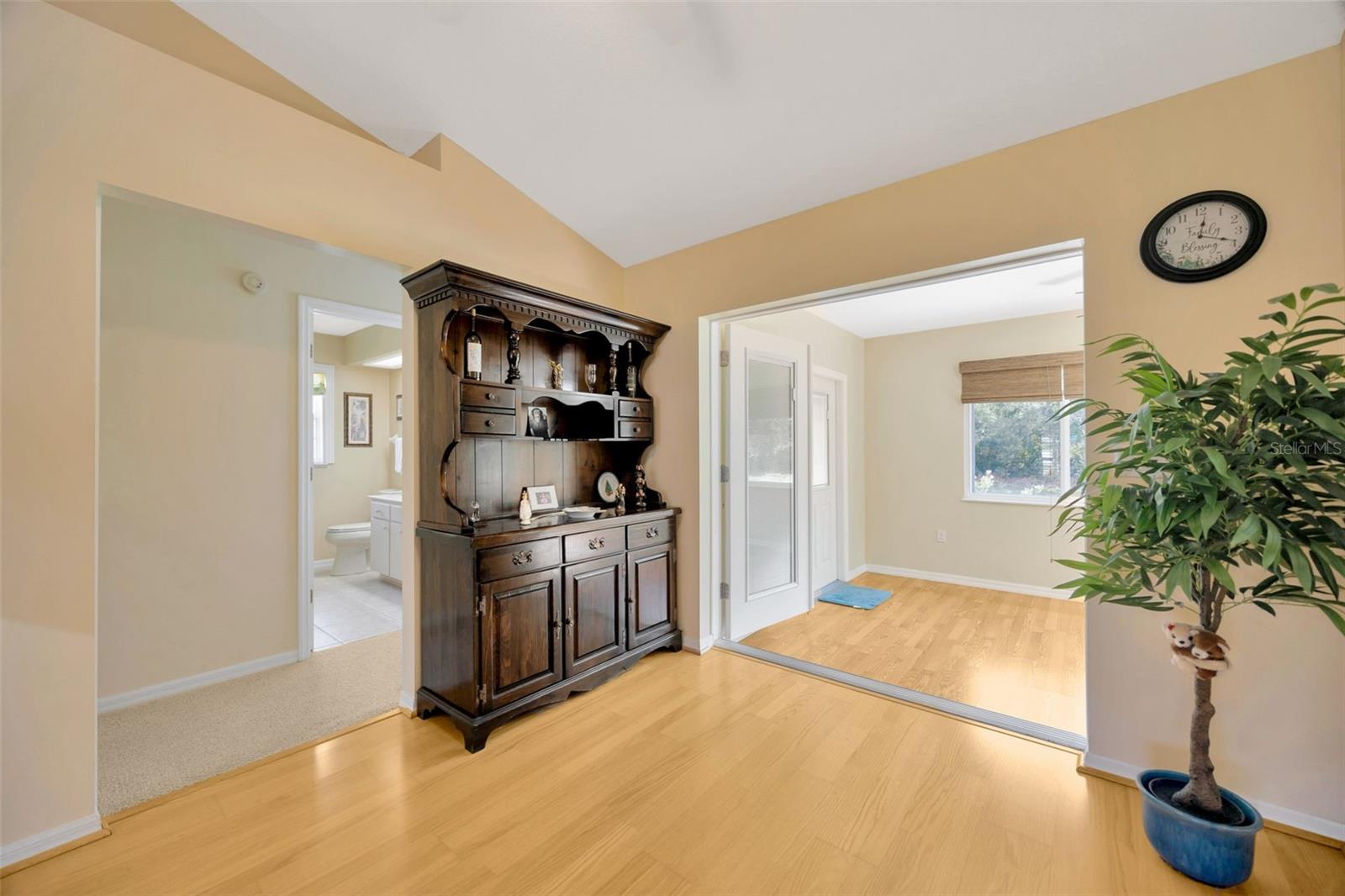 37157 Foxrun Pl Property Photo 6
