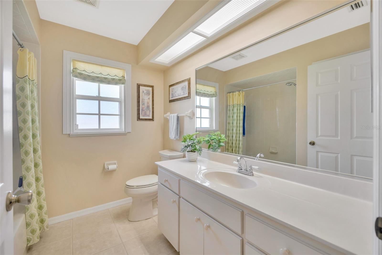 37157 Foxrun Pl Property Photo 14