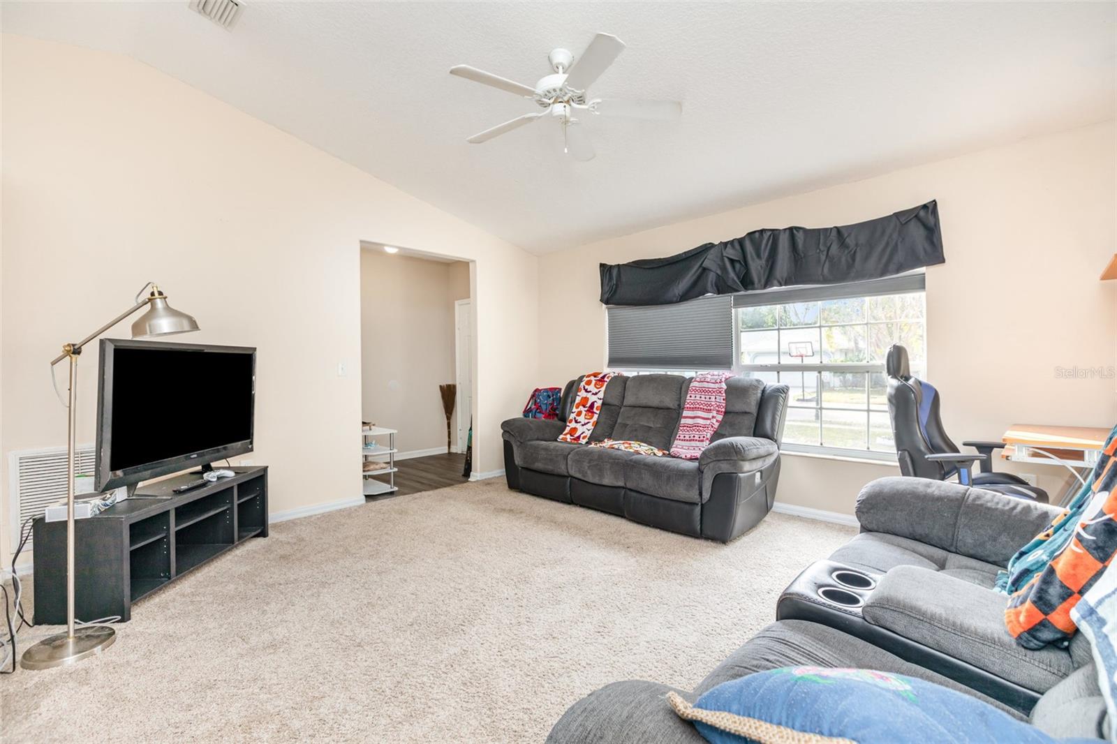 4907 21st Way E Property Photo 3