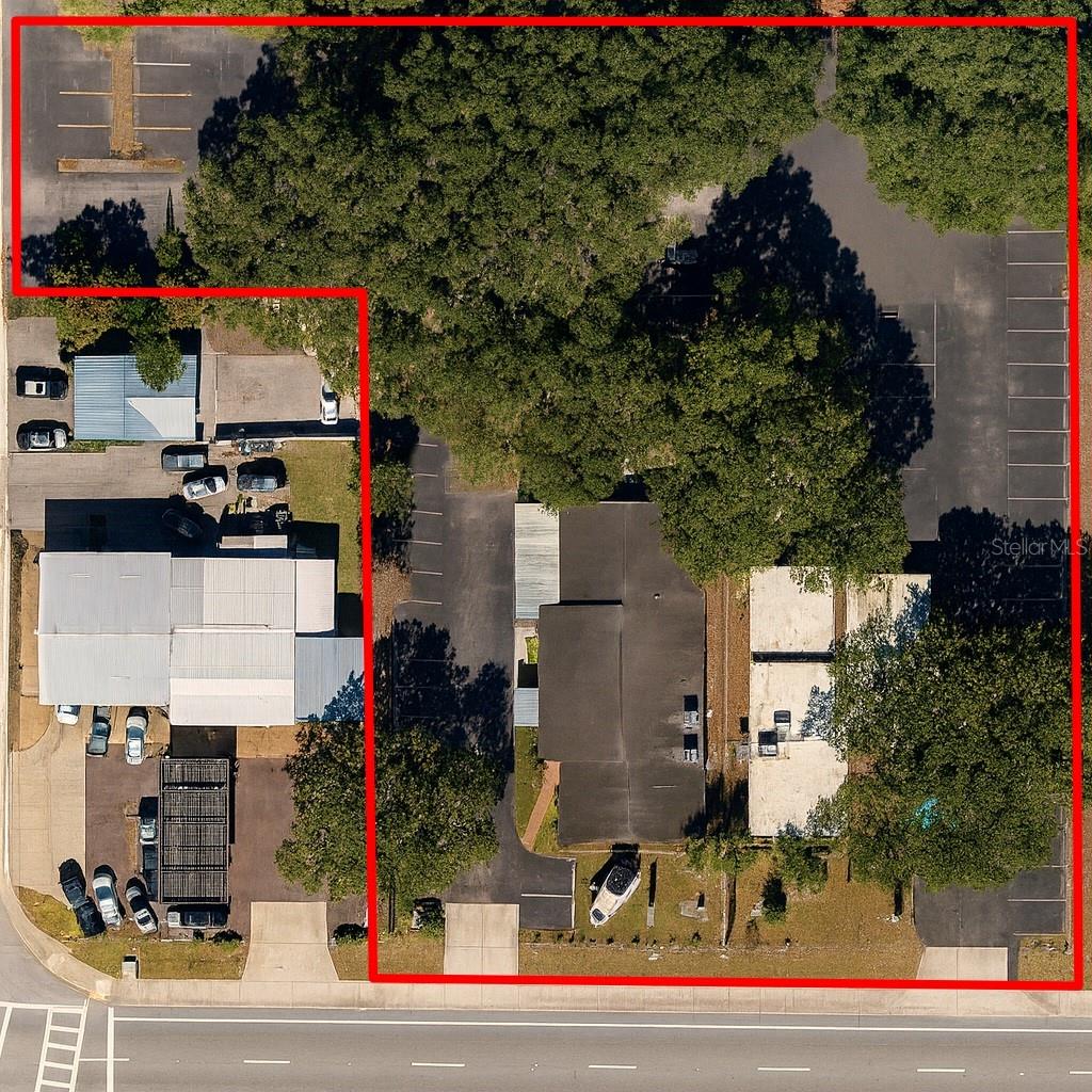 706 E Brandon Blvd Property Photo 3
