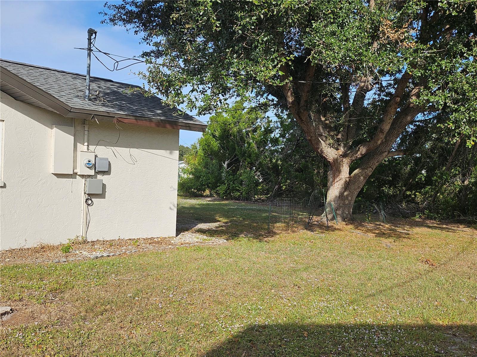 6224 Shasta St Property Photo 5