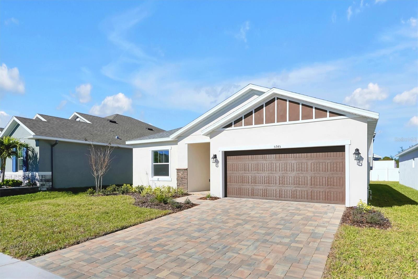 5745 Wallis Ln Property Photo 3
