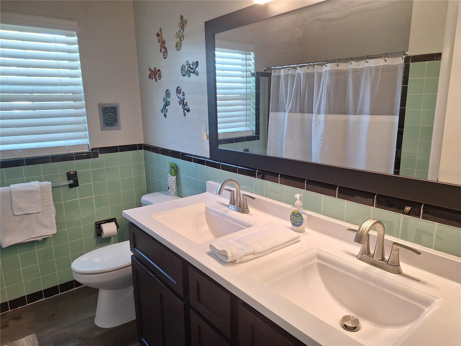 1202 S Keene Rd Property Photo 8