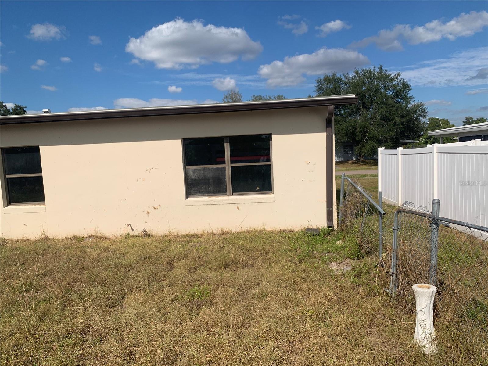 21115 Glendale Ave Property Photo 10