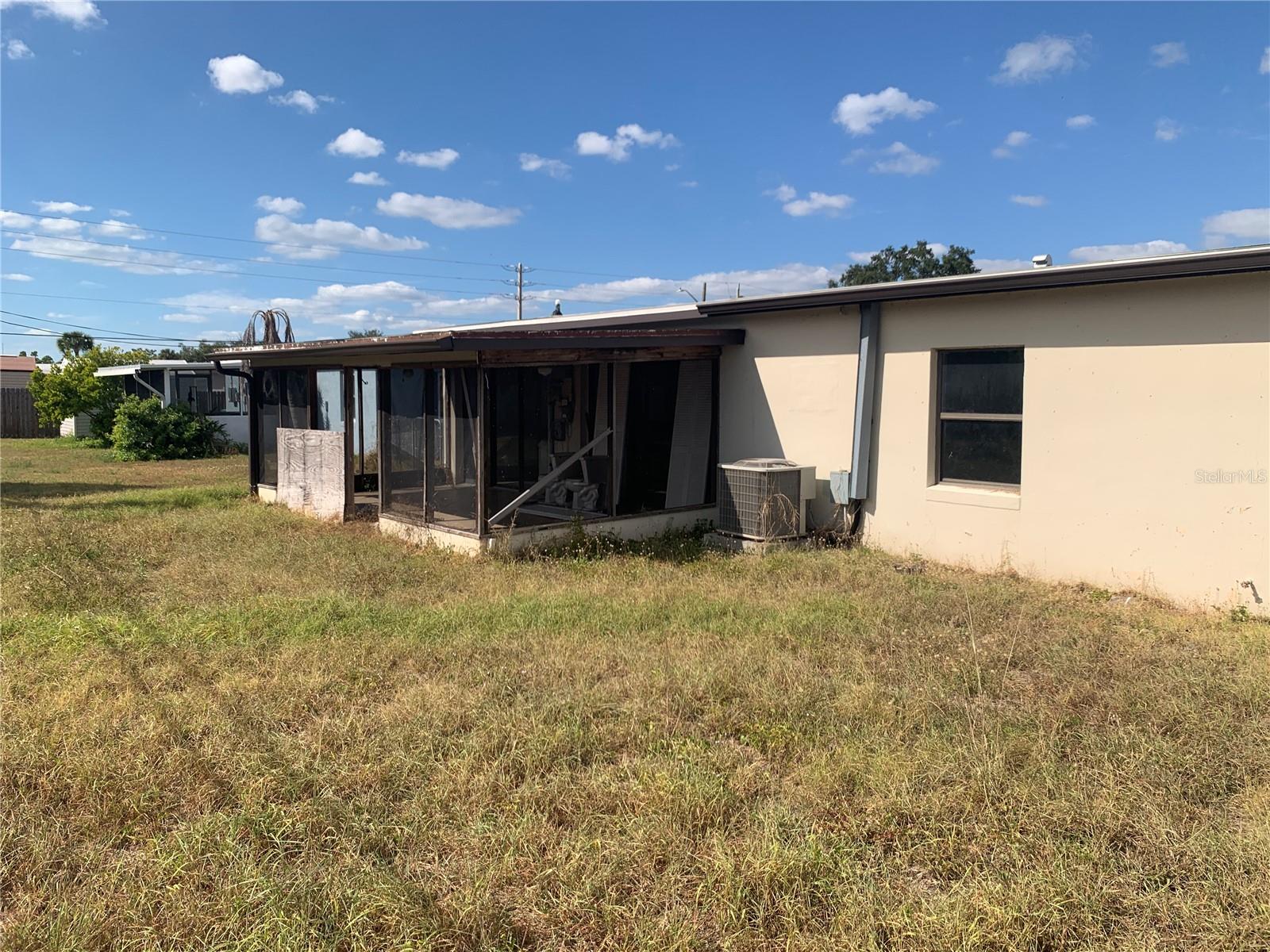 21115 Glendale Ave Property Photo 11