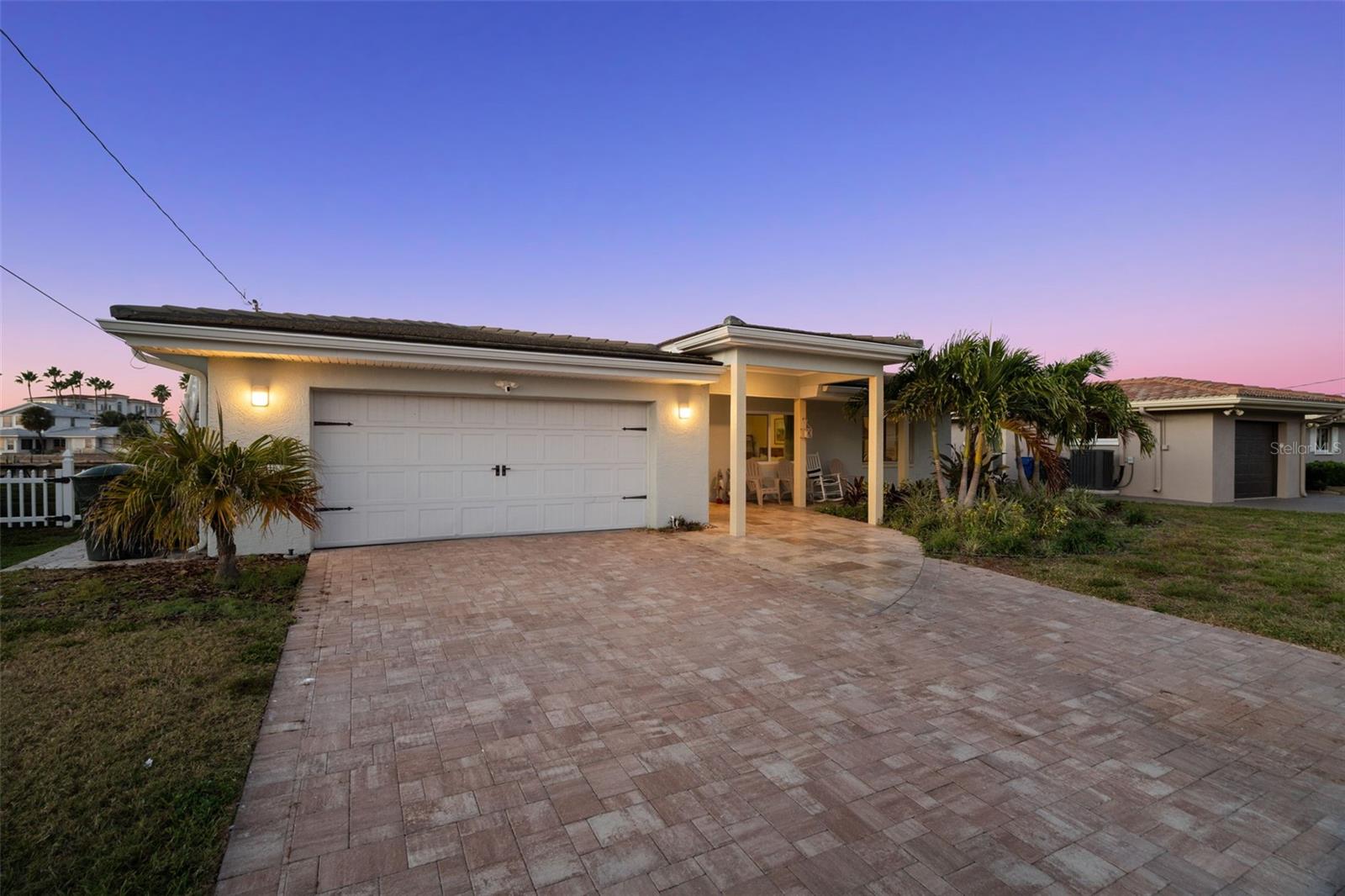2288 Edythe Dr Property Photo