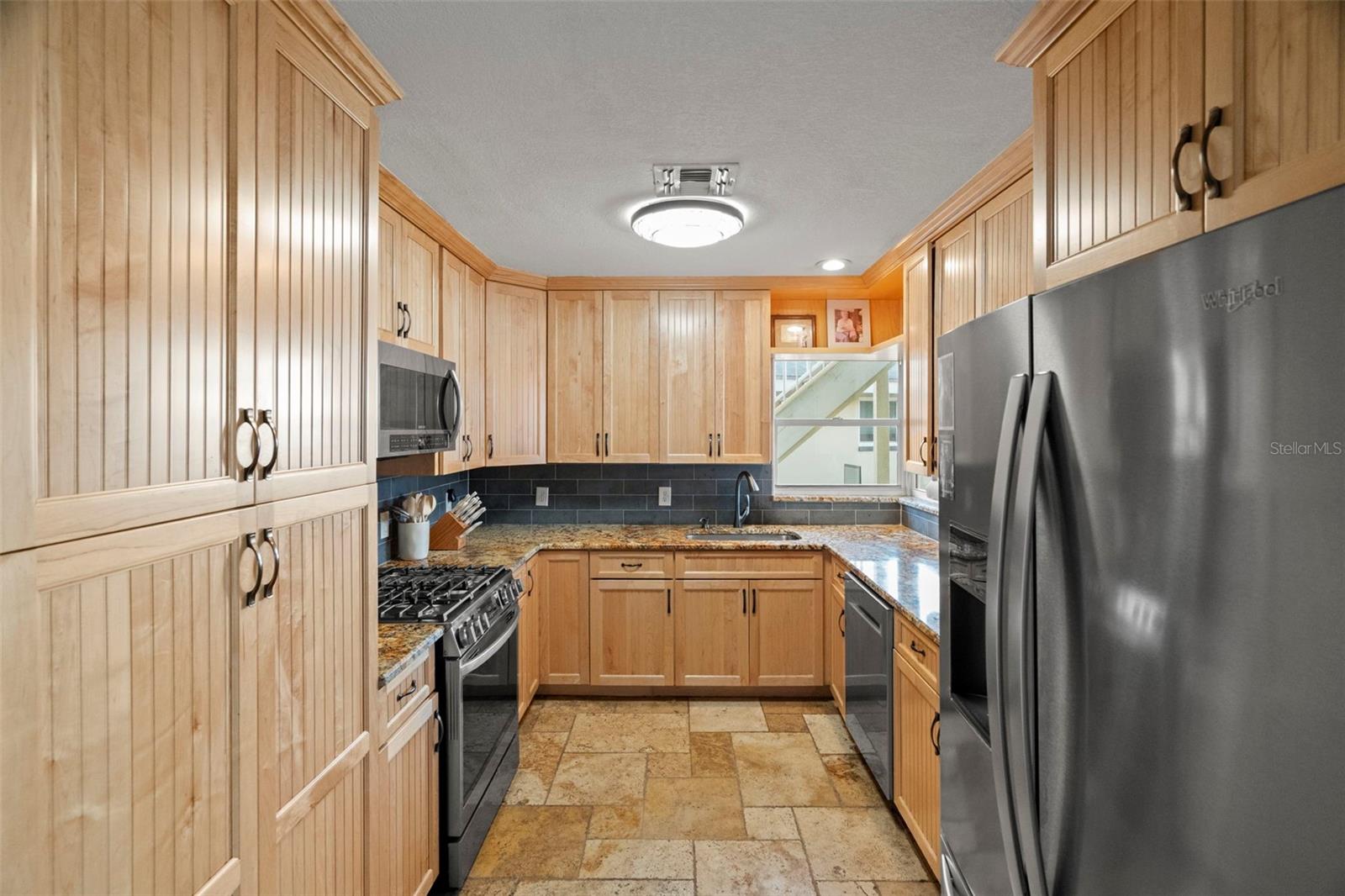 2288 Edythe Dr Property Photo 11