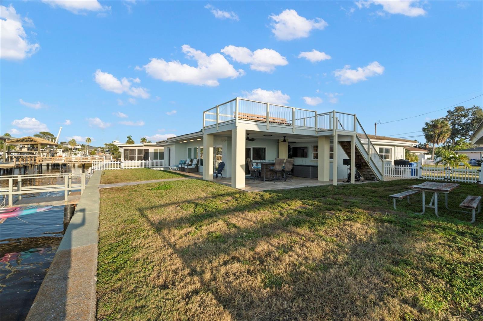 2288 Edythe Dr Property Photo 43