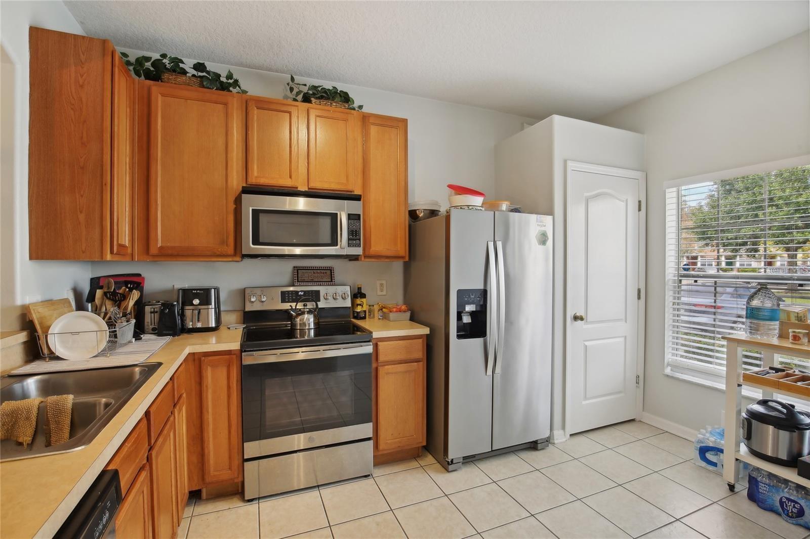 30352 Elderwood Dr Property Photo 3