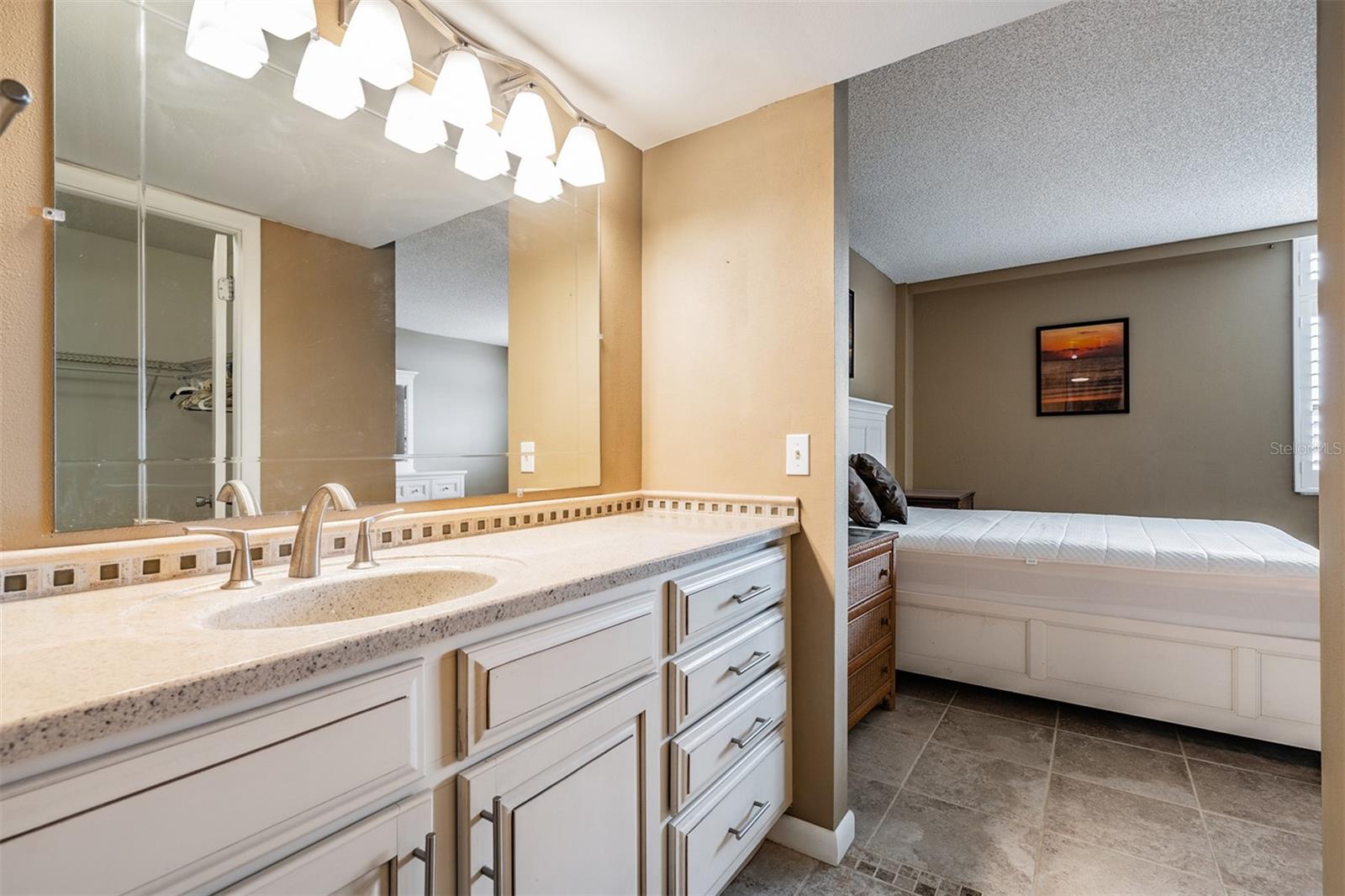 2620 Cove Cay Dr #601 Property Photo 21