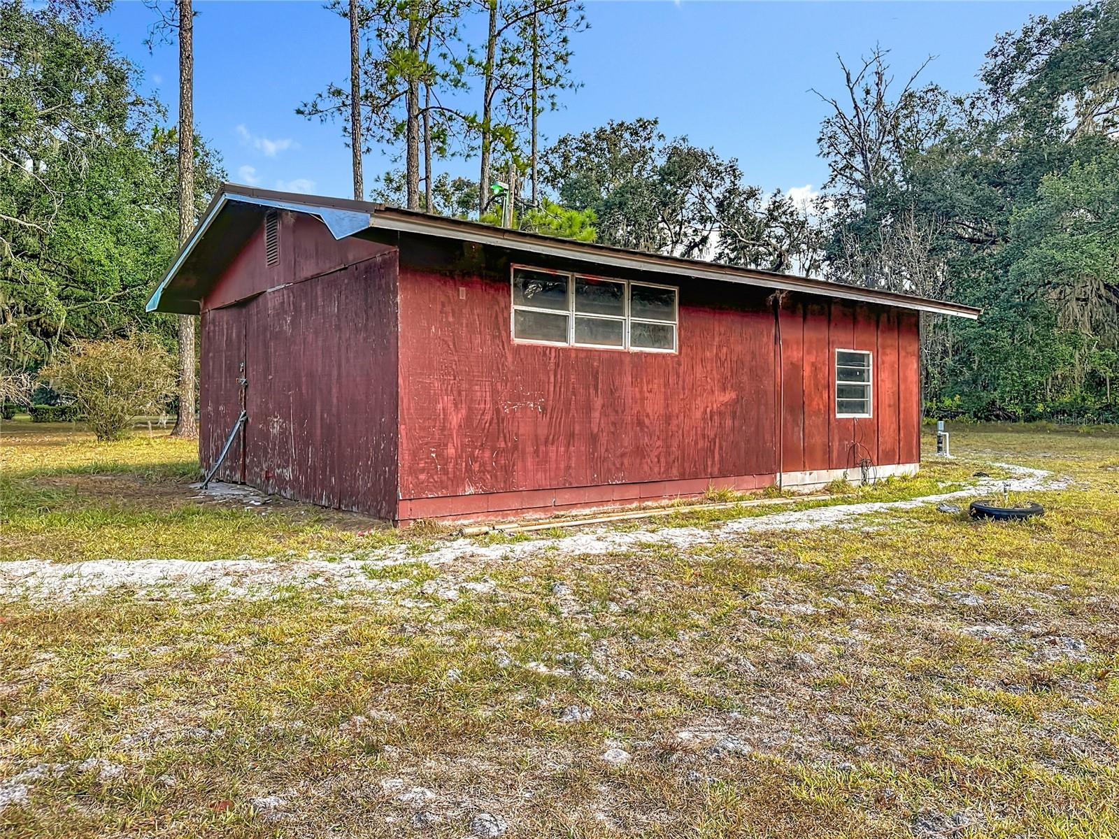 281 Sw Marks Dr Property Photo 15