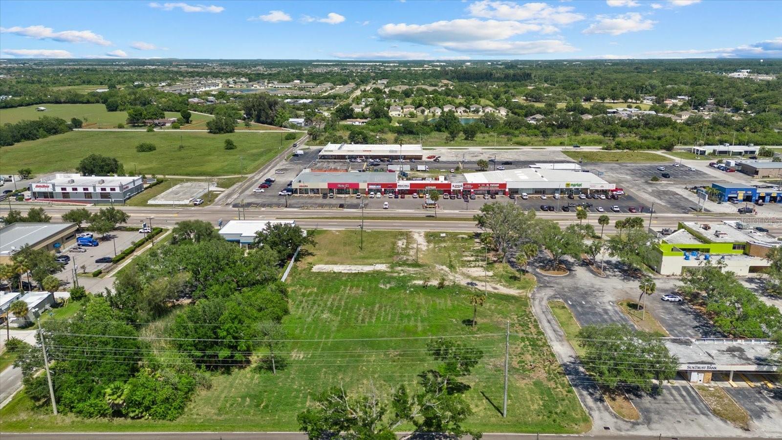 610 N Us Highway 41 Property Photo 2