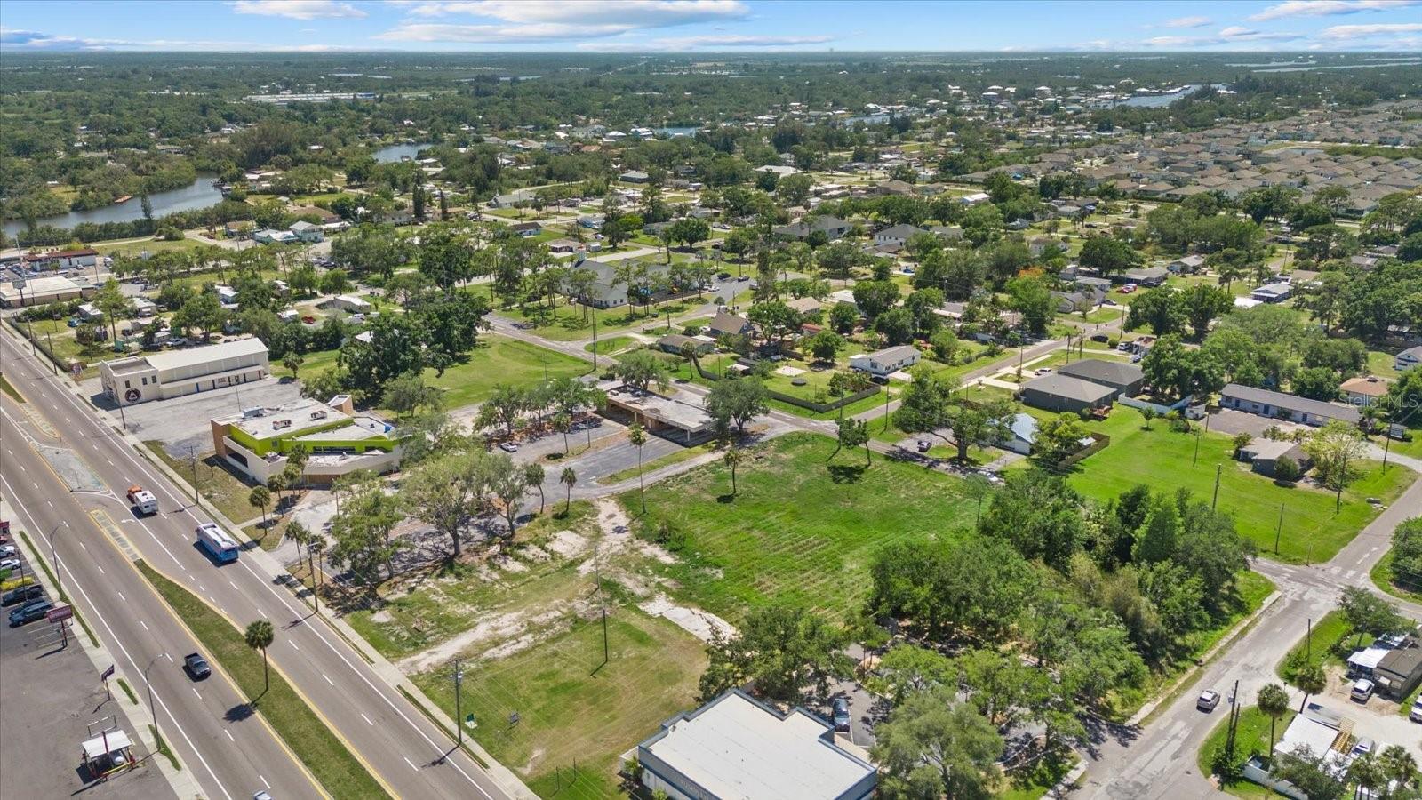 610 N Us Highway 41 Property Photo 5