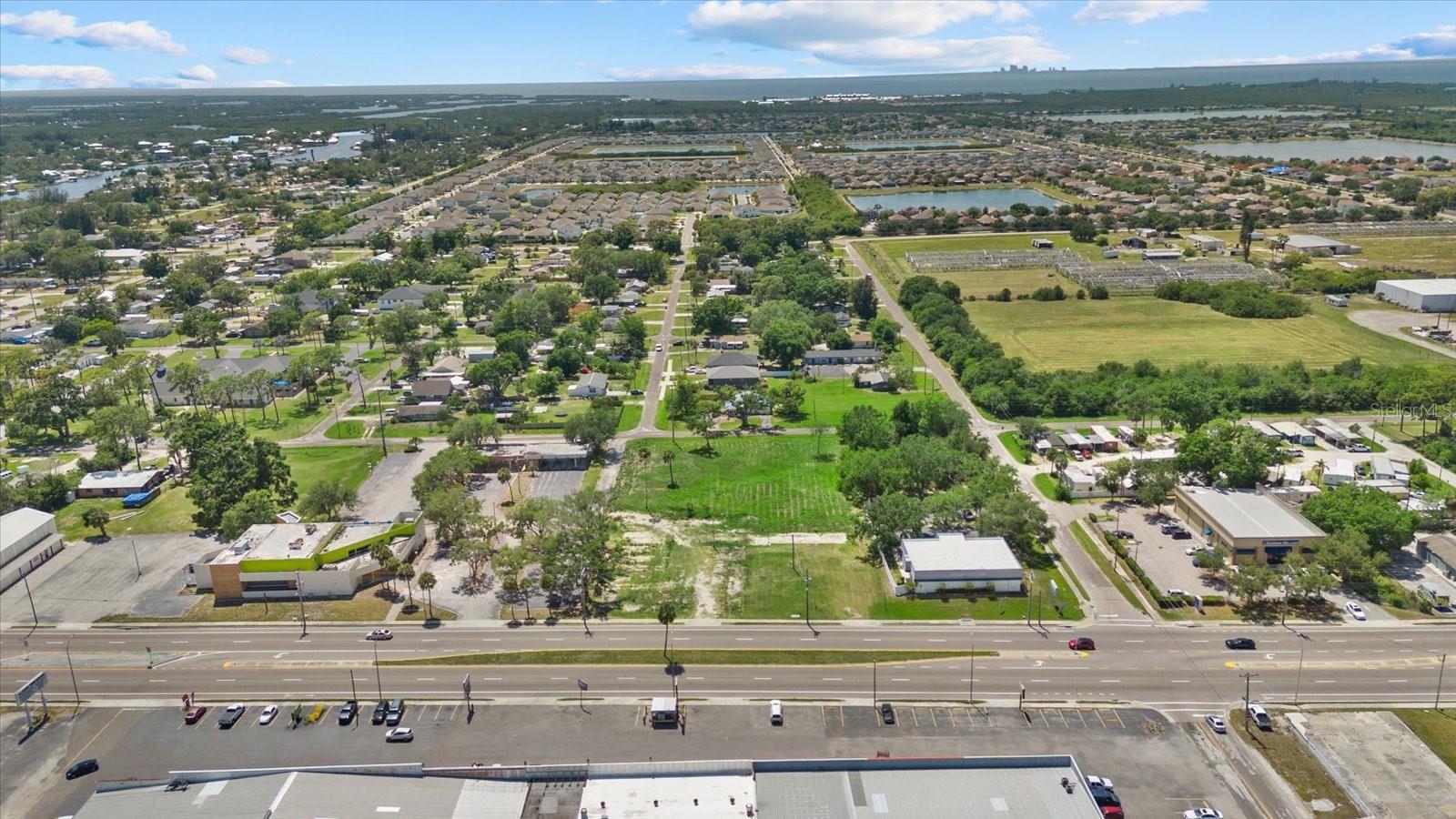 610 N Us Highway 41 Property Photo 11