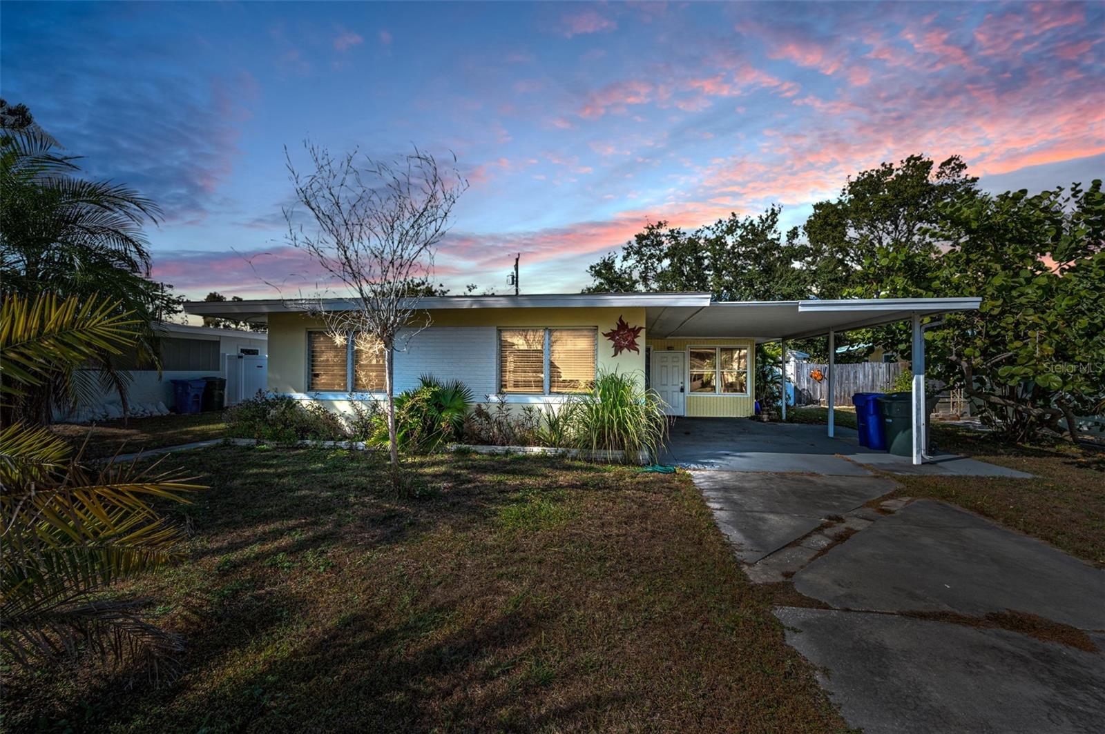 2476 Coronado Way Property Photo 1