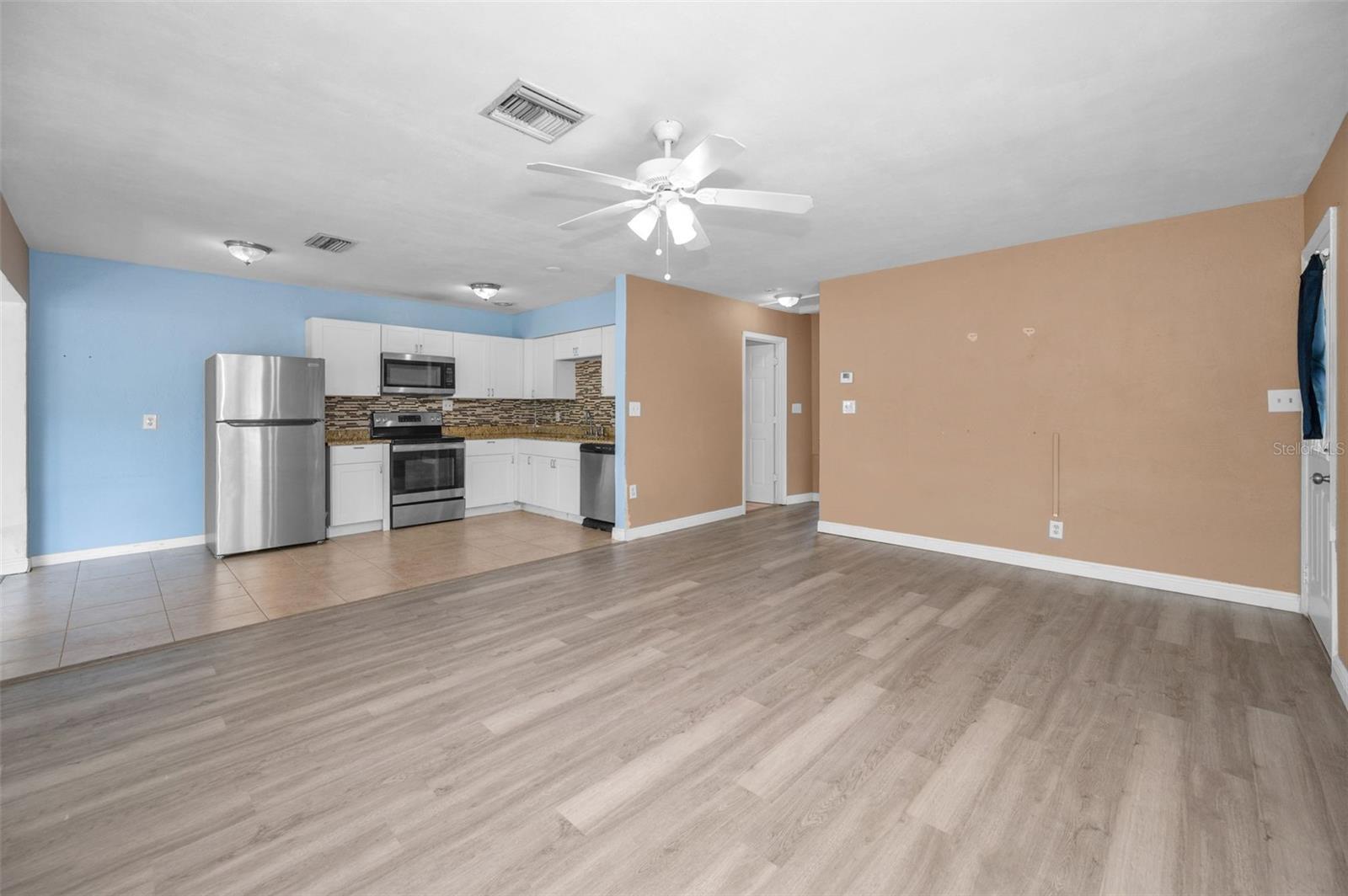 2476 Coronado Way Property Photo 9