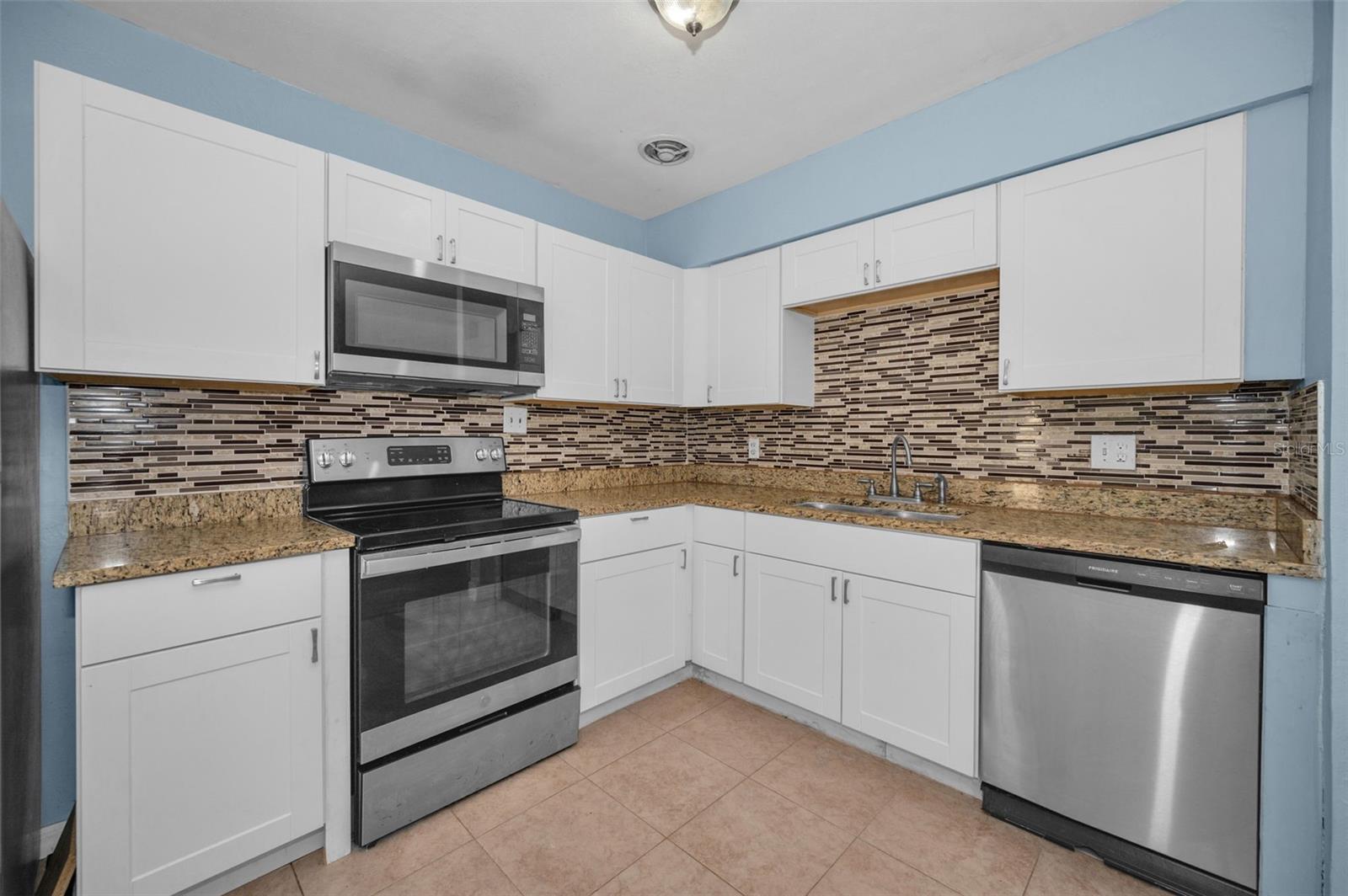 2476 Coronado Way Property Photo 10