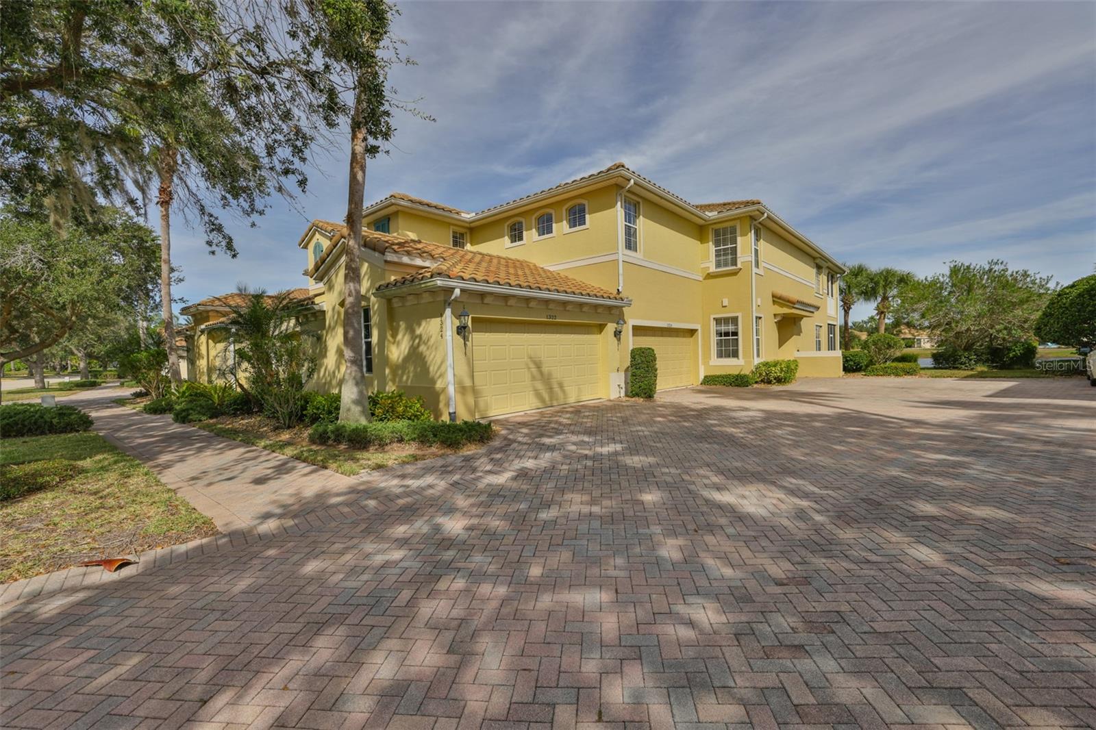 1324 Emerald Dunes Dr Property Photo 2