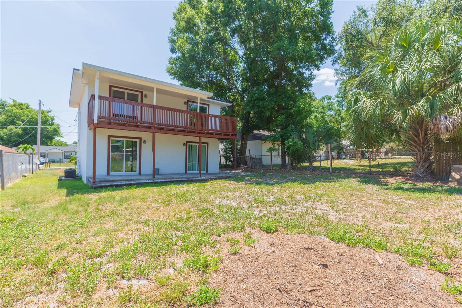 8510 N Tampa St #b Property Photo 4