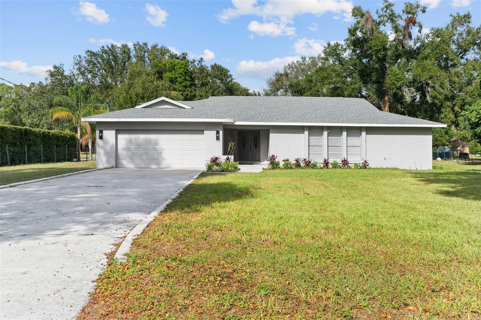1106 Hummingbird Ln Property Photo 1