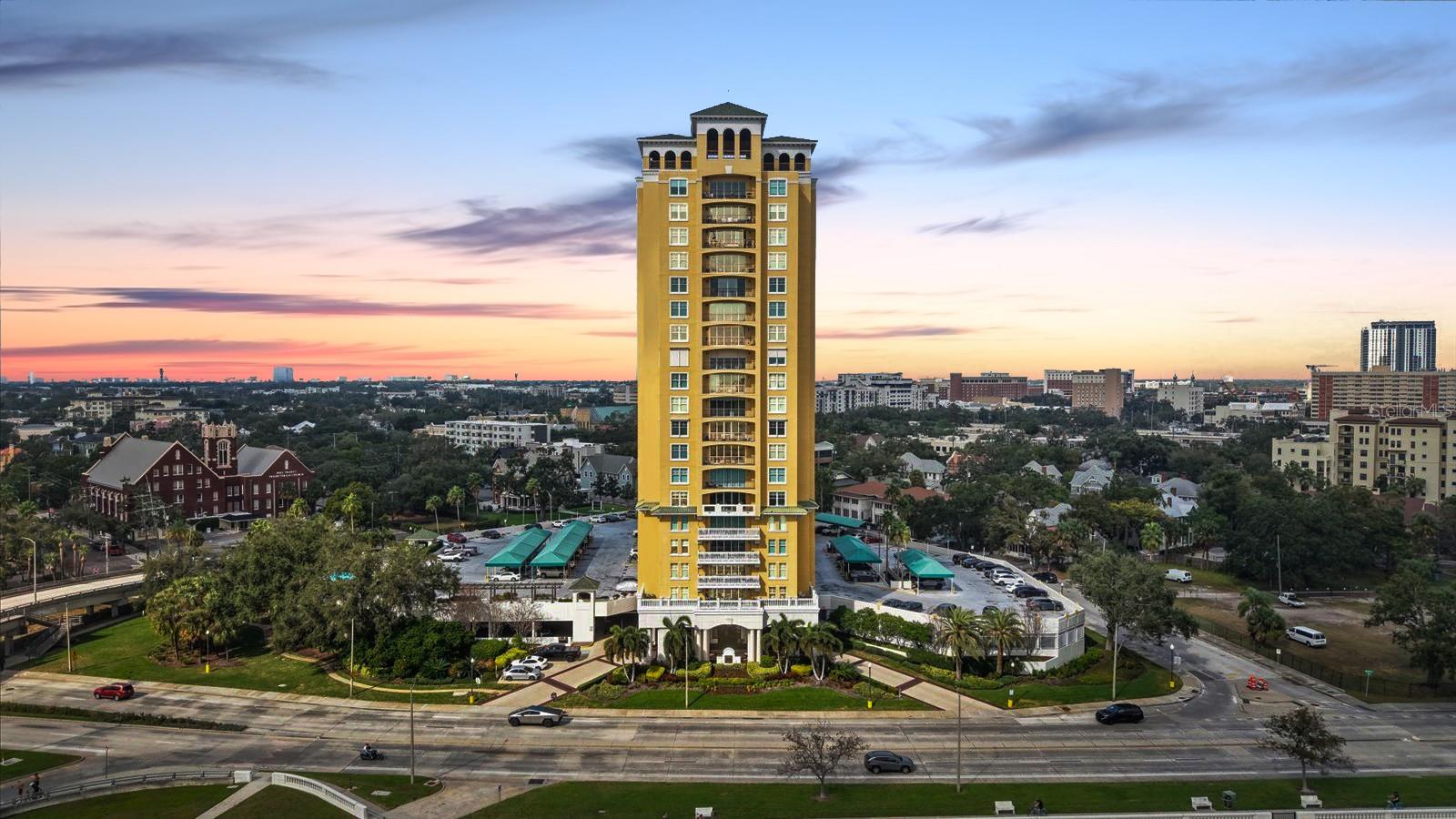 345 Bayshore Blvd #706 Property Photo 2