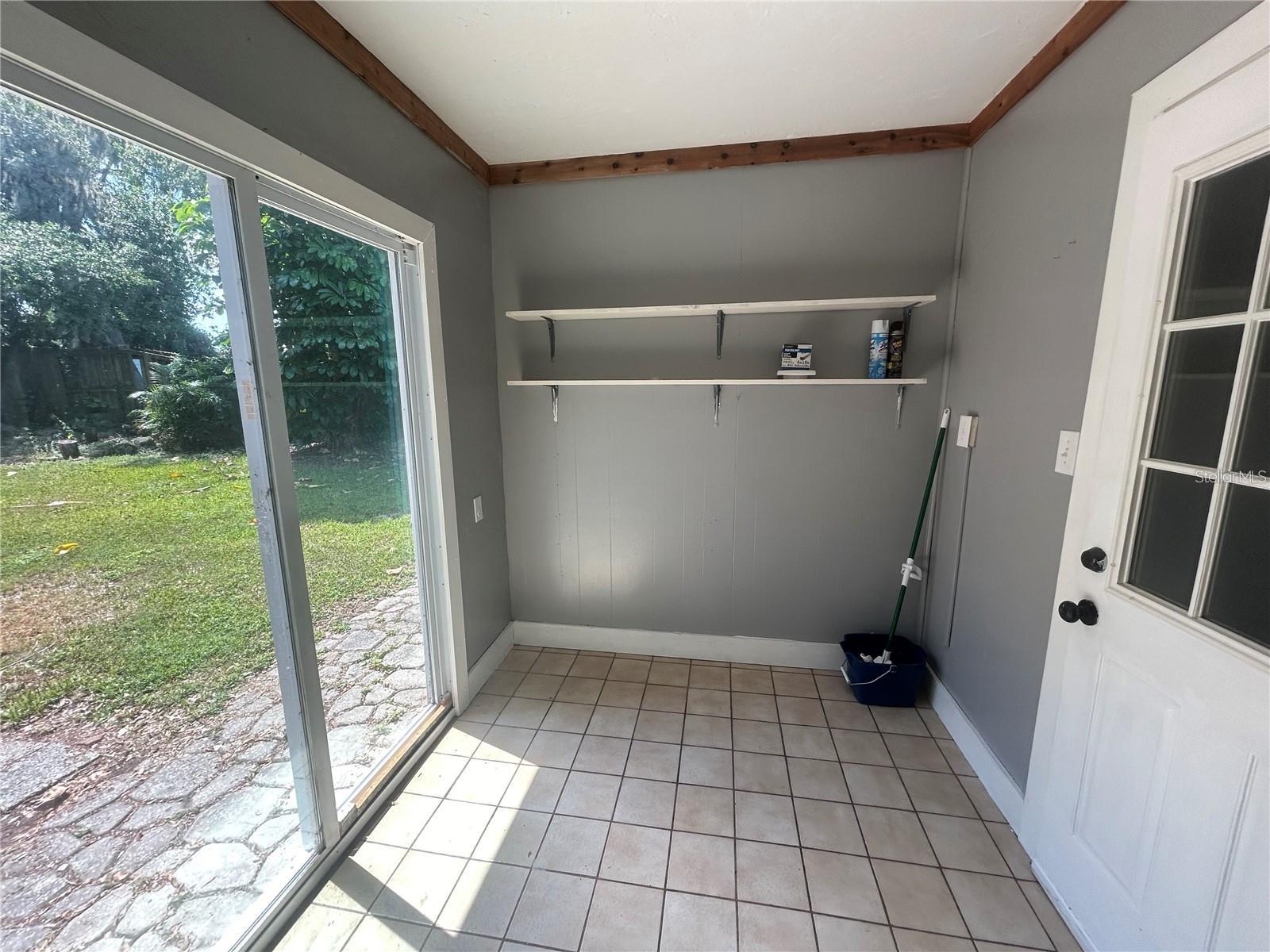 232 Beverly Blvd Property Photo 11
