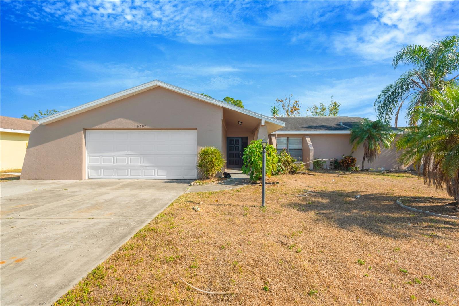 6507 MANILA PALM WAY Property Photo 1
