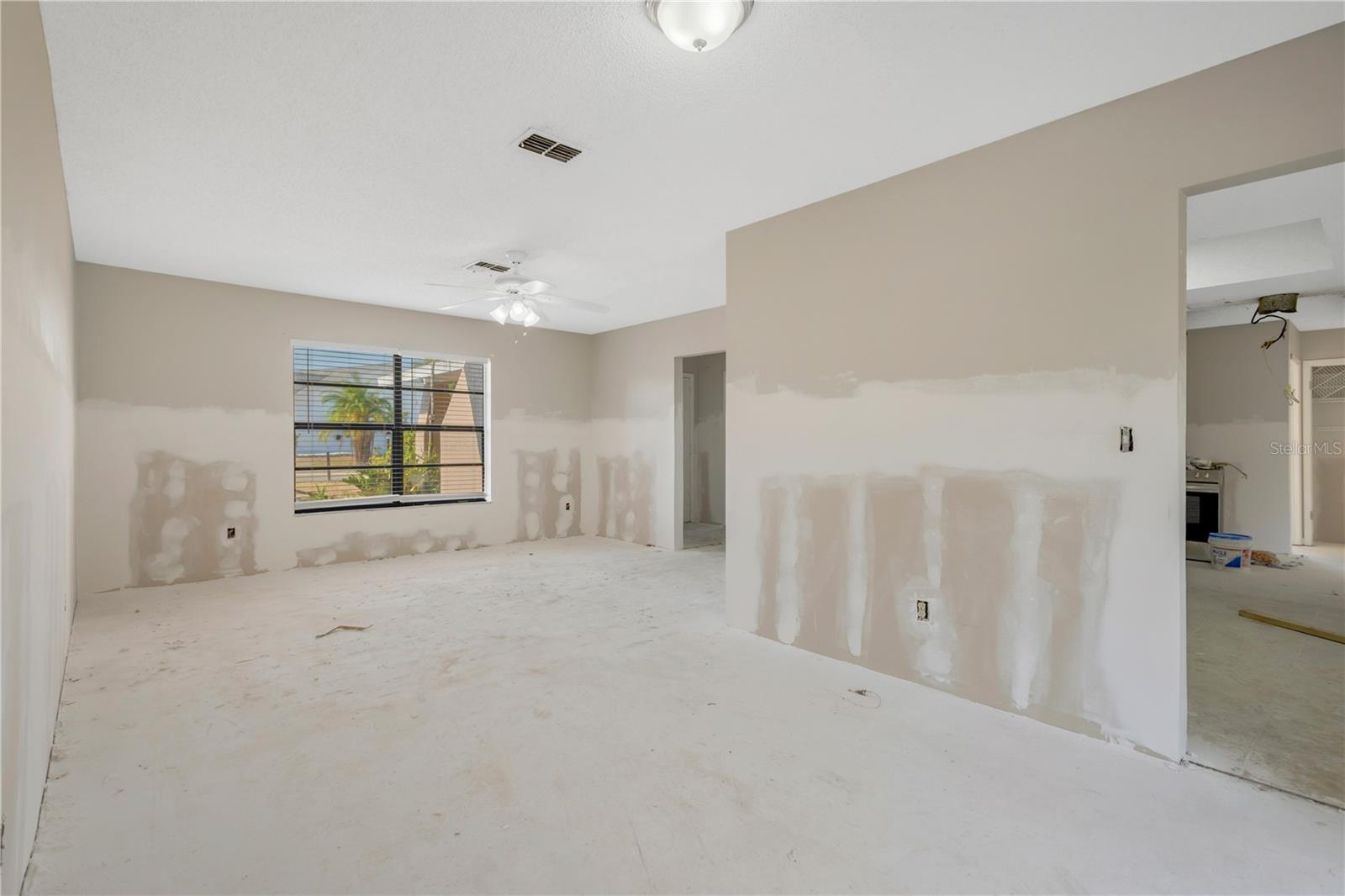 6507 Manila Palm Way Property Photo 10