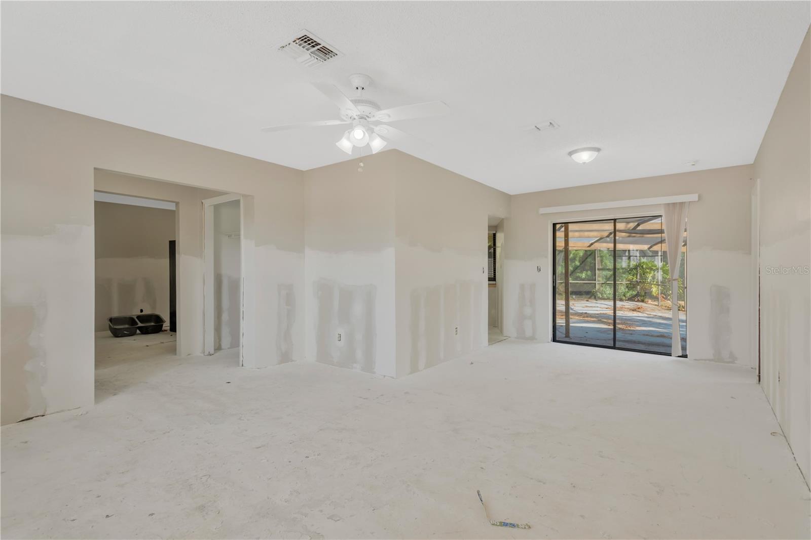 6507 Manila Palm Way Property Photo 11