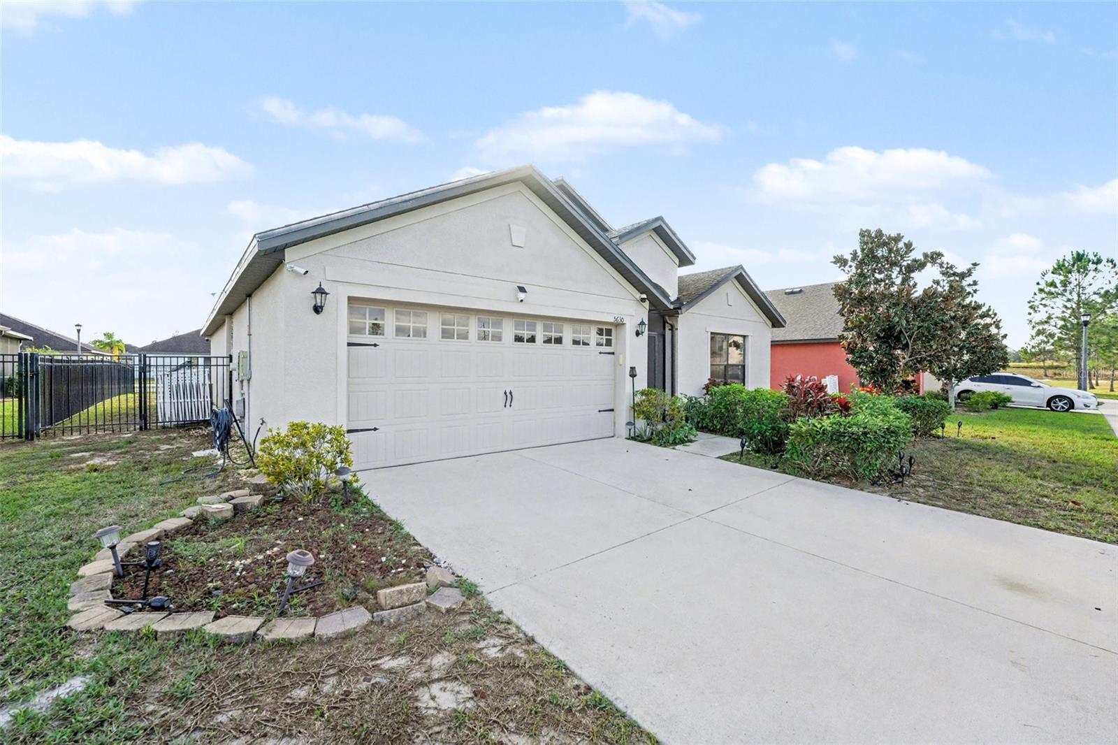 5630 Elsinore Way Property Photo 4