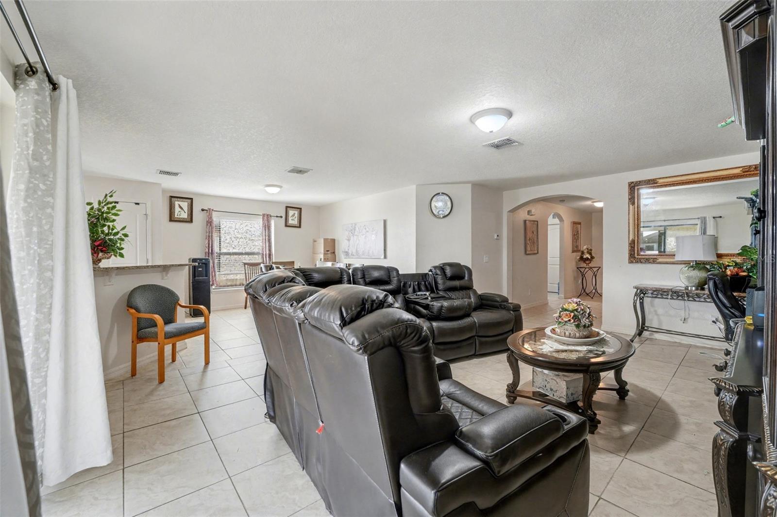 5630 Elsinore Way Property Photo 8