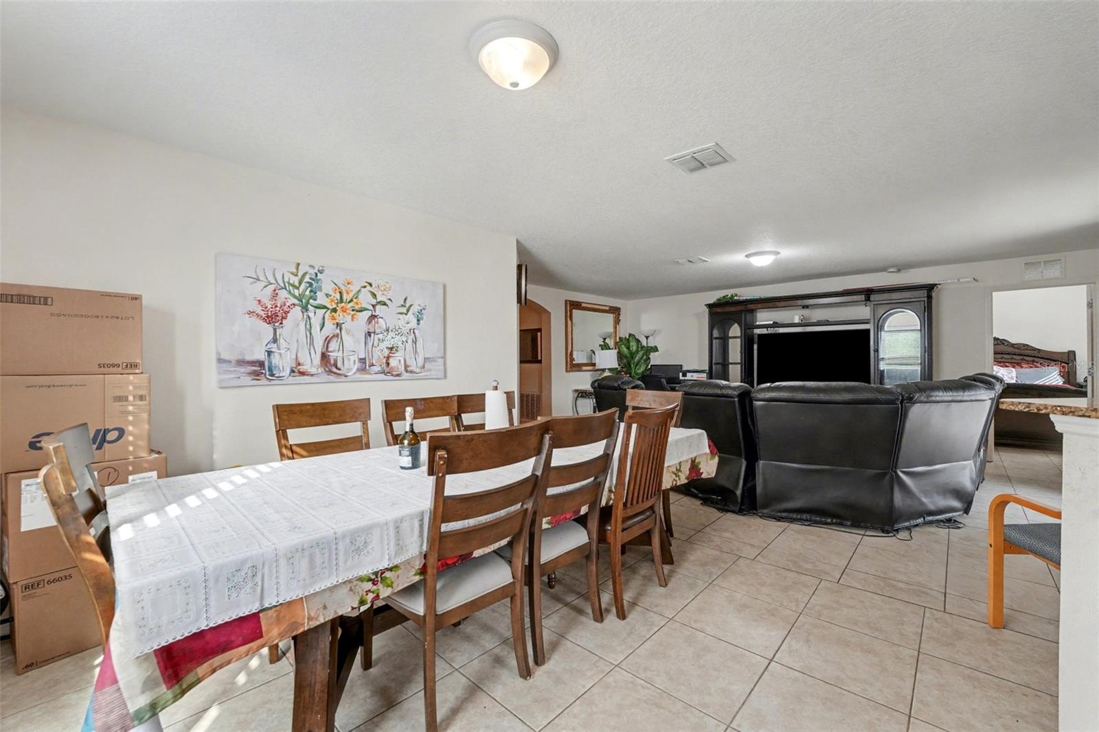 5630 Elsinore Way Property Photo 9