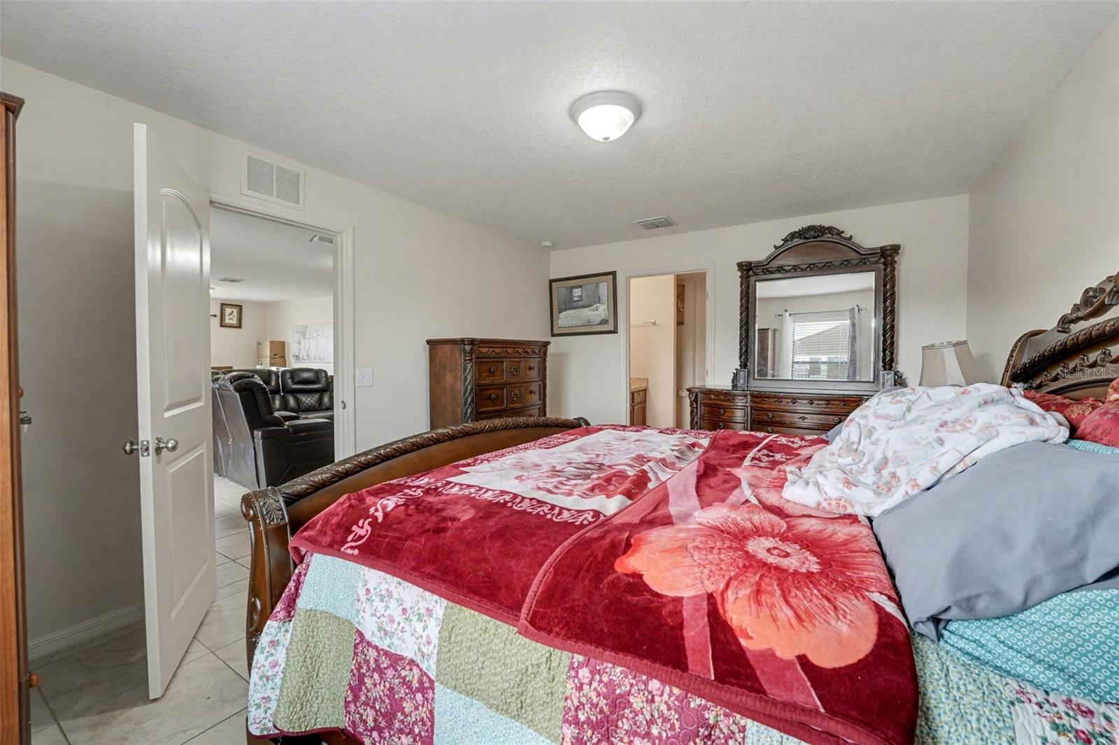 5630 Elsinore Way Property Photo 14