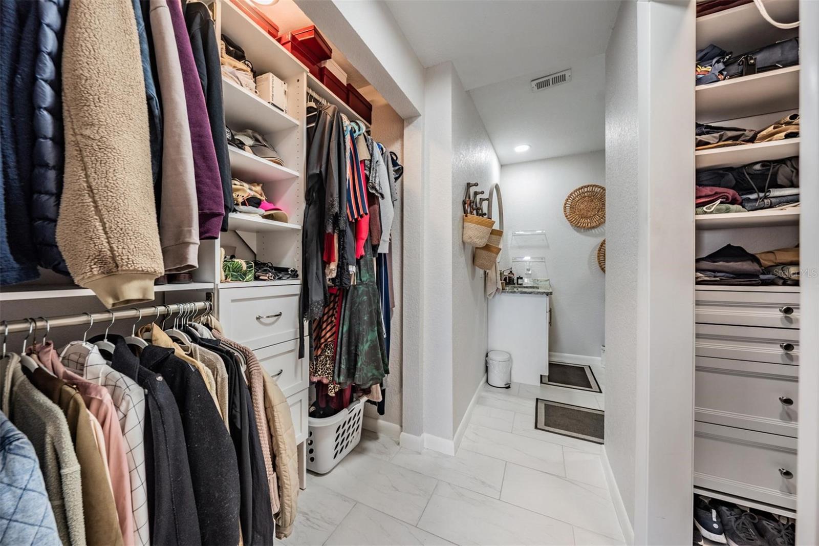 200 Meres Blvd #16 Property Photo 31