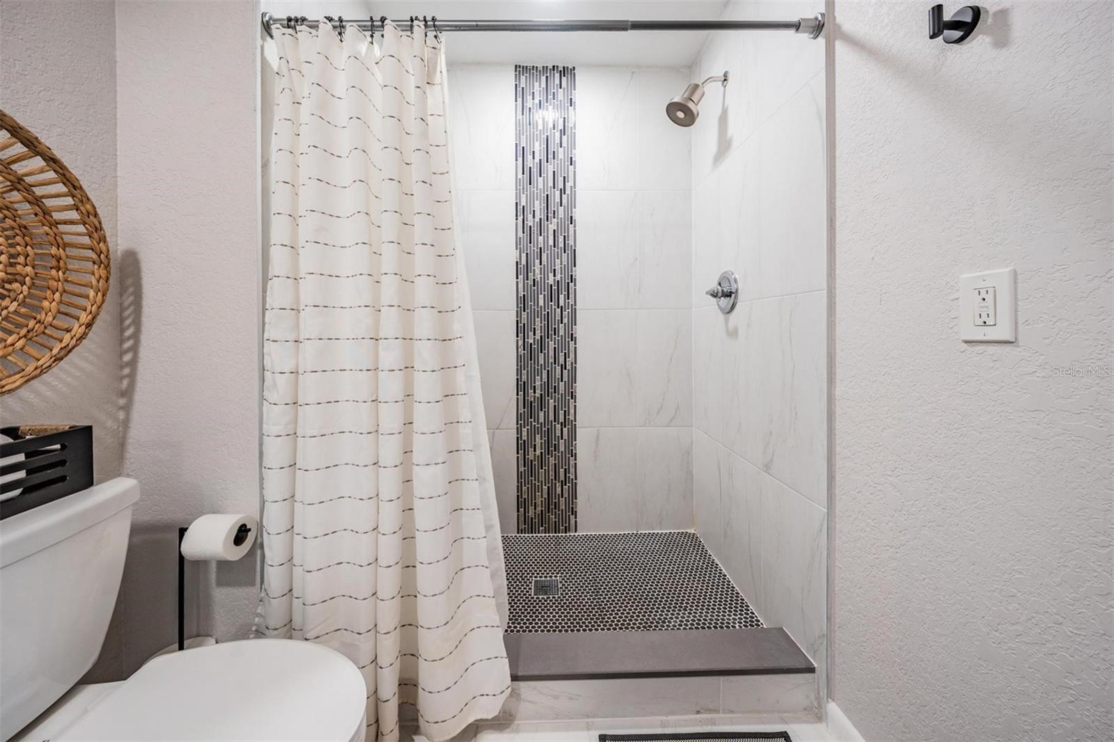 200 Meres Blvd #16 Property Photo 34