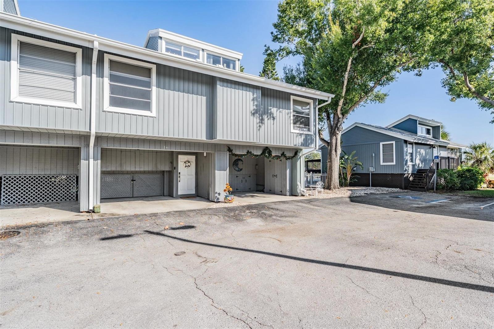 200 Meres Blvd #16 Property Photo 41