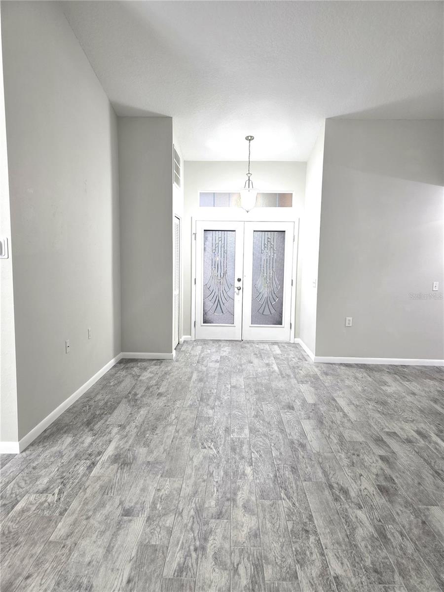 2113 Springmeadow Dr Property Photo 6
