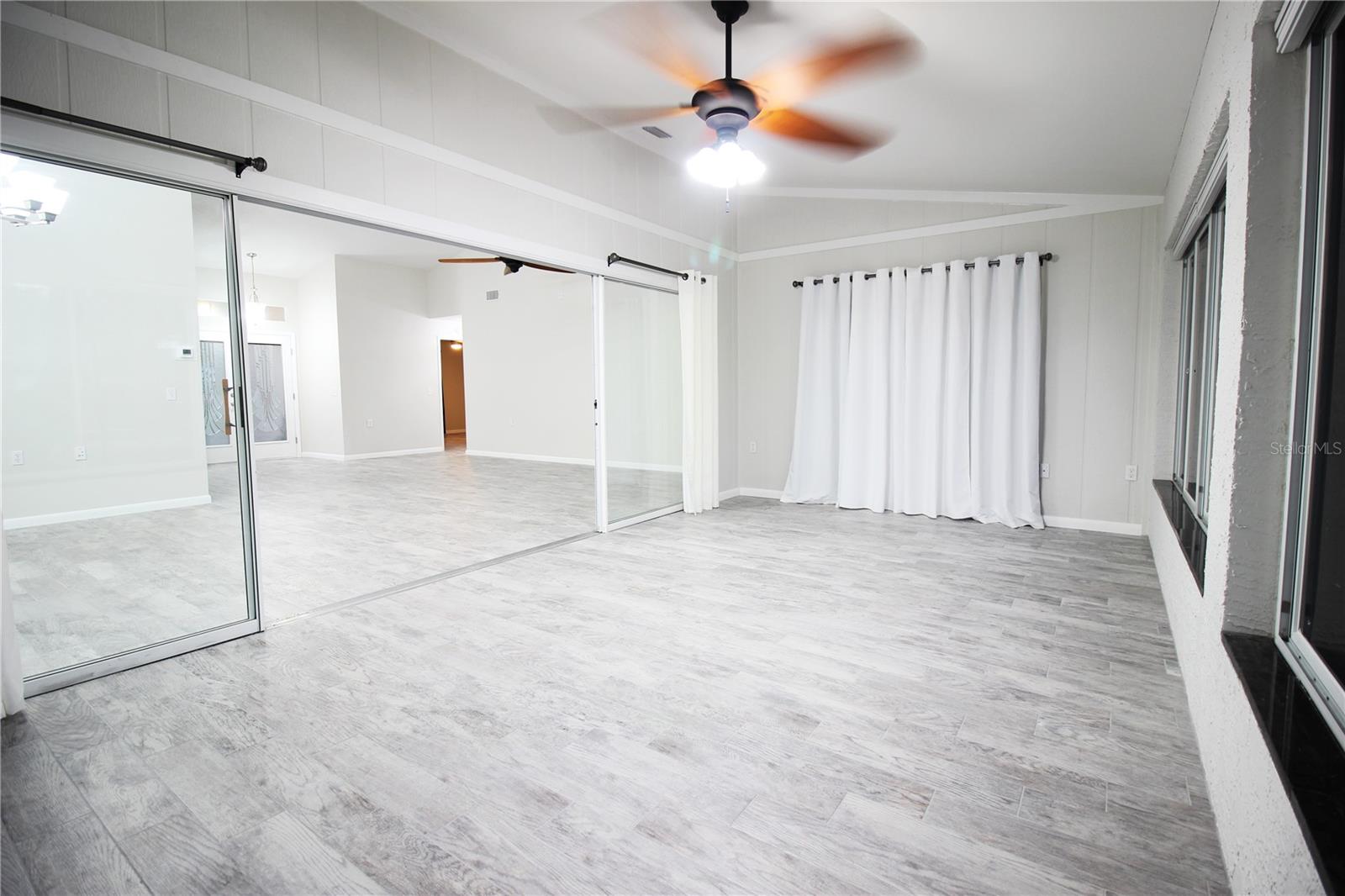 2113 Springmeadow Dr Property Photo 9