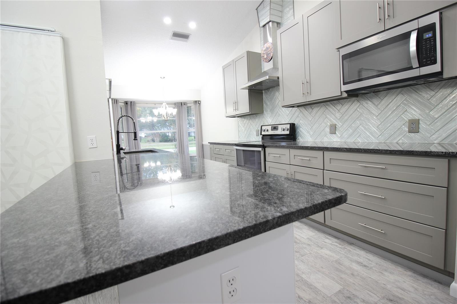 2113 Springmeadow Dr Property Photo 15